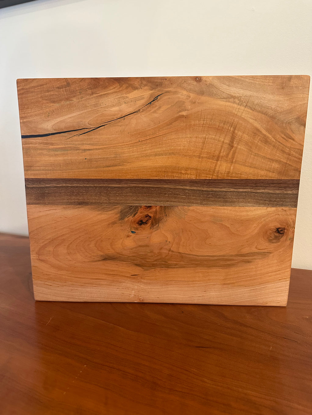 The Walnut Sandwich Small Cutting